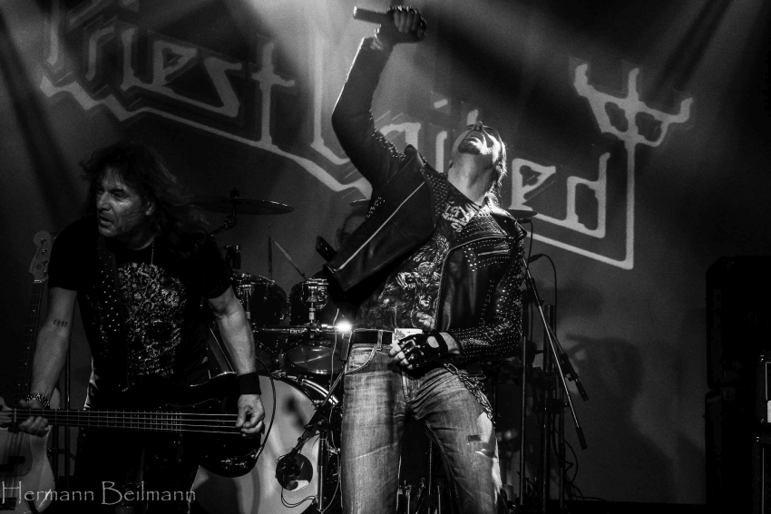 Priest Live